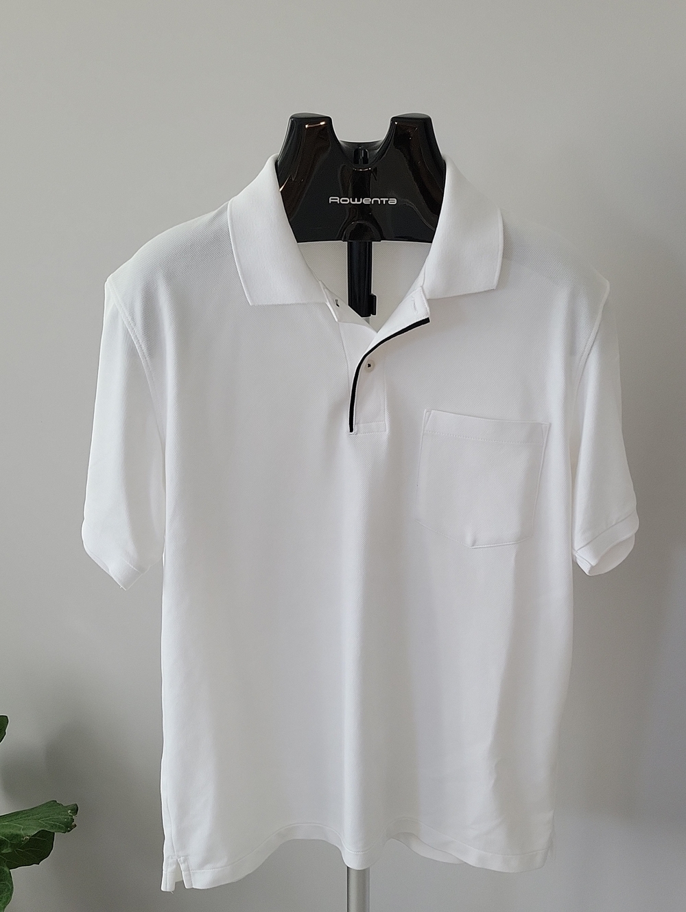 Uniglo Classic White Pocket Polo Shirt, Size L